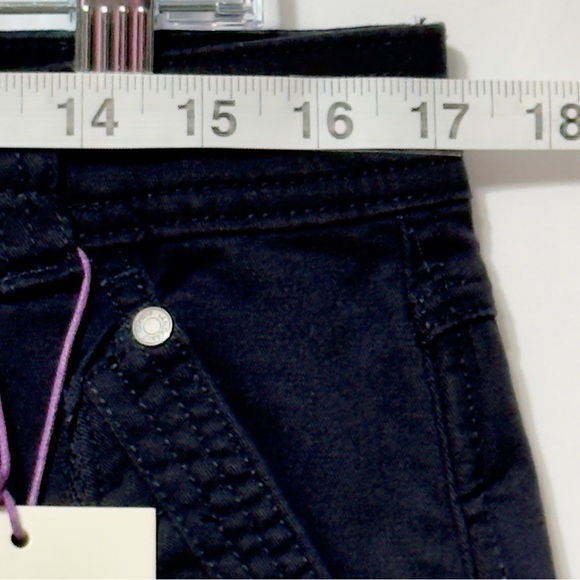 NEW Gloria Vanderbilt Women's Black Capris Size 8 ~ Perfect - Picture 9 of 13